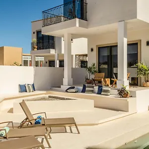 Casa Gallo, Heated Pool, Exclusive & Great Location Holiday home Cabo San Lucas